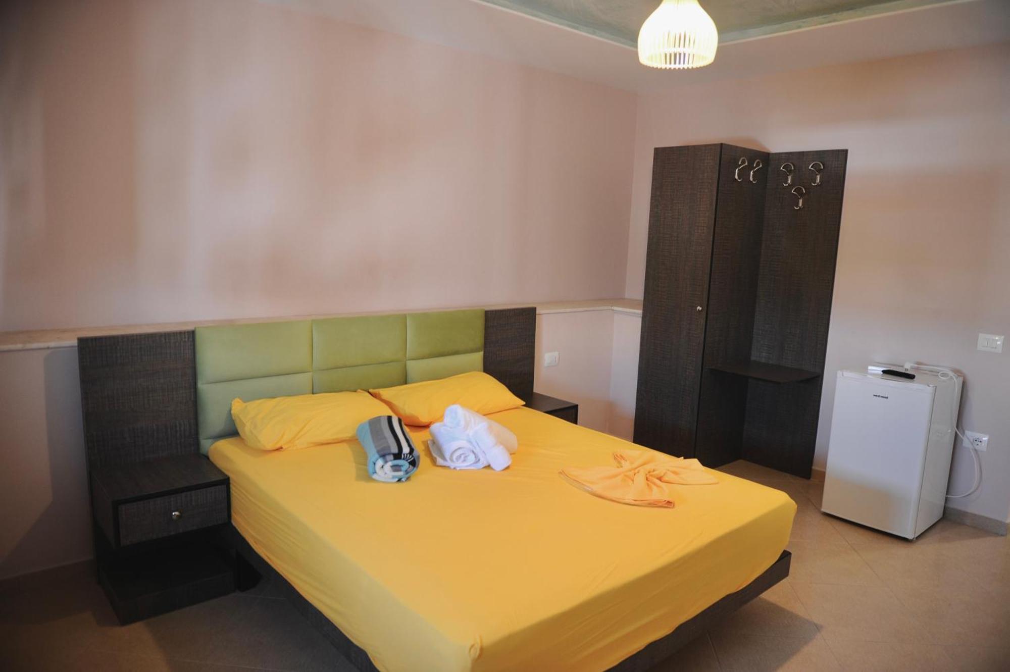Hotel Fish Land Plazhi San Pietro Exteriér fotografie