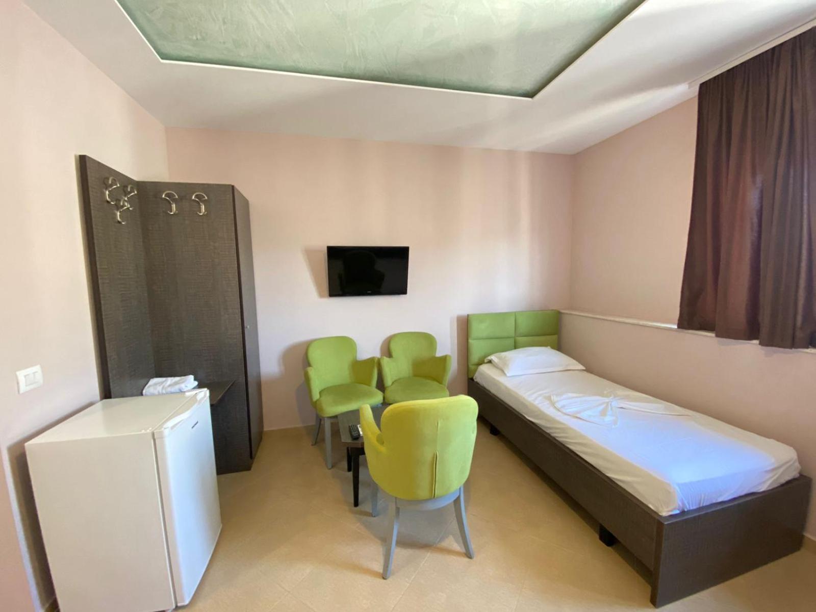 Hotel Fish Land Plazhi San Pietro Exteriér fotografie
